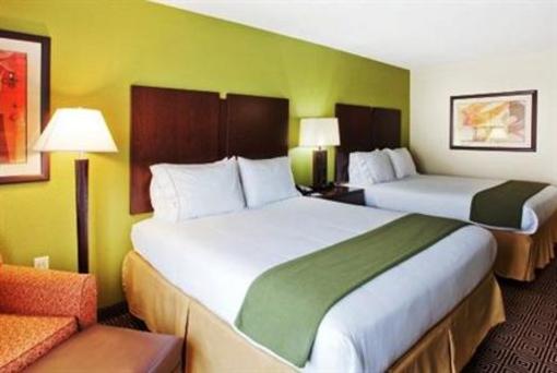 фото отеля Holiday Inn Express & Suites Rome-East