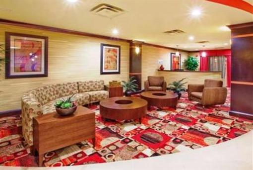 фото отеля Holiday Inn Express & Suites Rome-East