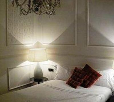фото отеля Apartamentos Manzana Madrid