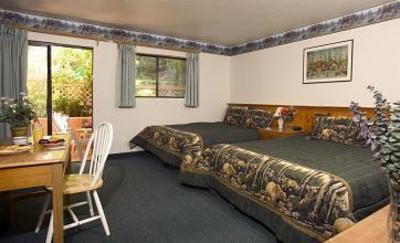 фото отеля Big Bear Lake Front Lodge