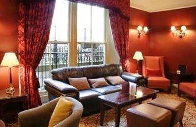 фото отеля Macdonald Old England Hotel