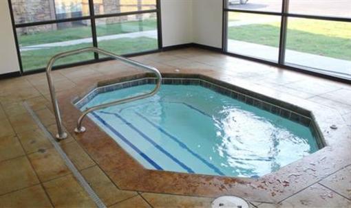 фото отеля Holiday Inn Express Arkadephia Caddo Valley