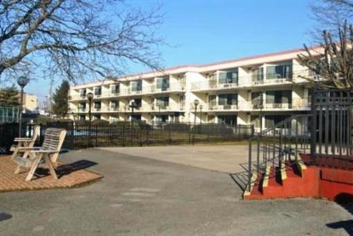 фото отеля Ramada Lancaster Hotel