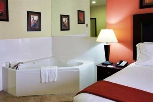 фото отеля Holiday Inn Express Hotel & Suites Alexandria