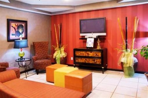 фото отеля Holiday Inn Express Hotel & Suites Alexandria