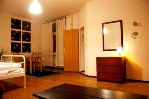 фото отеля Lette'm Sleep Hostel Berlin