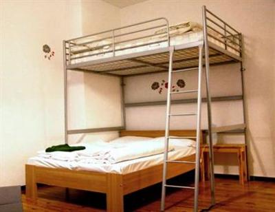 фото отеля Lette'm Sleep Hostel Berlin