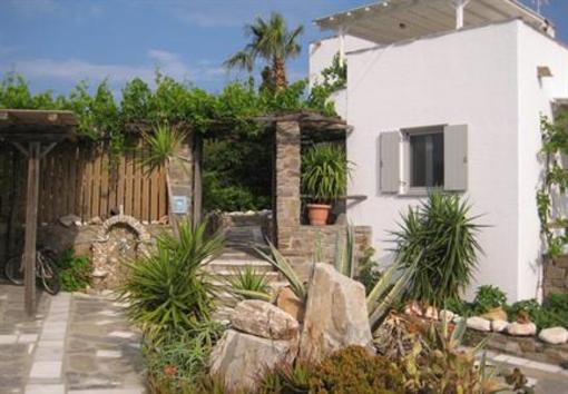 фото отеля Paros Apartments