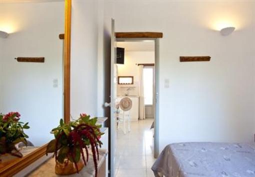 фото отеля Paros Apartments