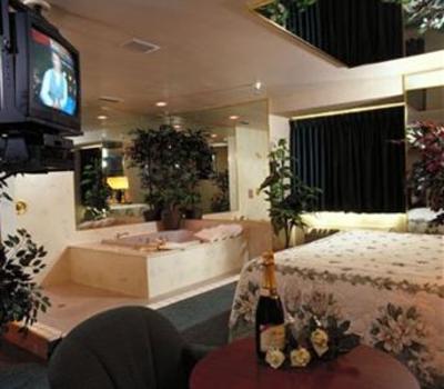 фото отеля Fantasy Inn