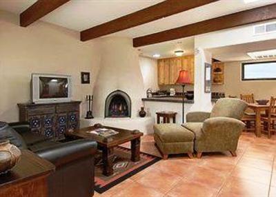 фото отеля Fort Marcy Hotel Suites