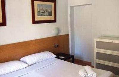 фото отеля Apartamento H2 Costanilla Madrid