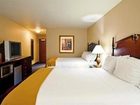 фото отеля Holiday Inn Express Hotel & Suites Milwaukee Airport