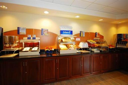 фото отеля Holiday Inn Express Boston