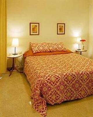 фото отеля Ally’s Guest House III Barcelona