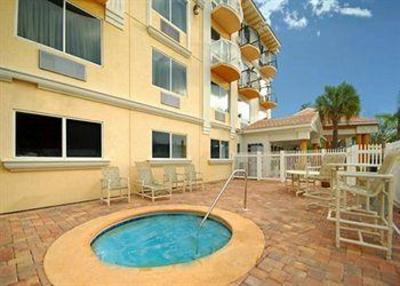 фото отеля Comfort Suites Downtown Saint Augustine