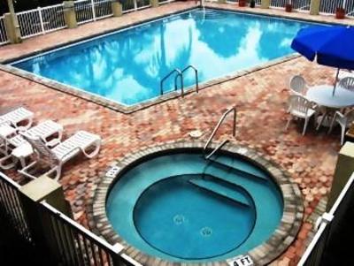 фото отеля Econo Lodge Conference Center Tampa