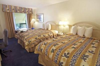 фото отеля Econo Lodge Conference Center Tampa