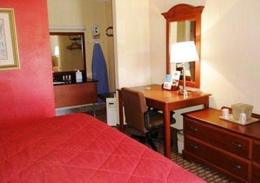 фото отеля Econo Lodge Conference Center Tampa