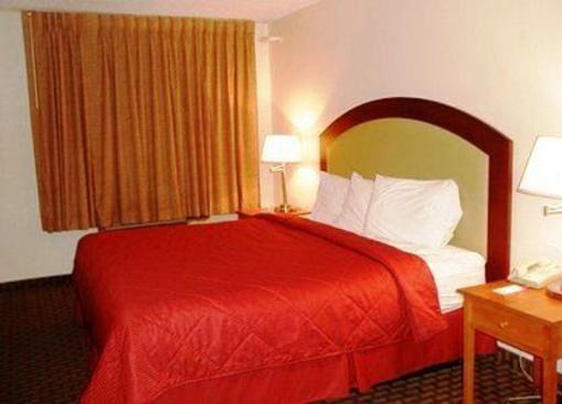 фото отеля Econo Lodge Conference Center Tampa