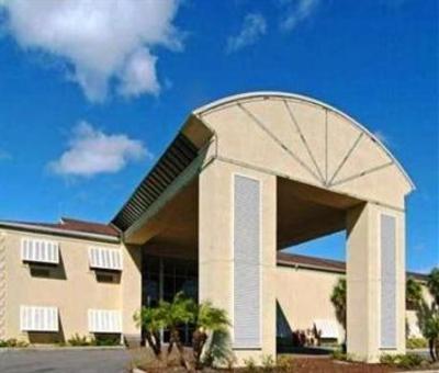 фото отеля Econo Lodge Conference Center Tampa