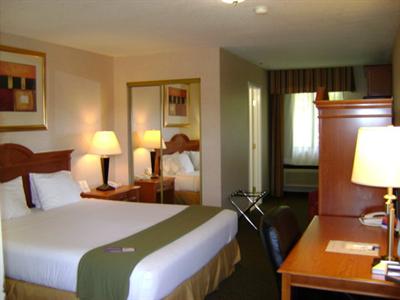 фото отеля Holiday Inn Express Oceanside