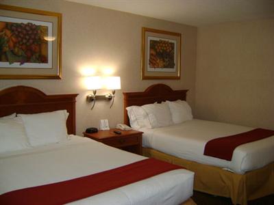 фото отеля Holiday Inn Express Oceanside