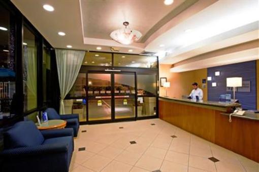 фото отеля Holiday Inn Express Newport Beach