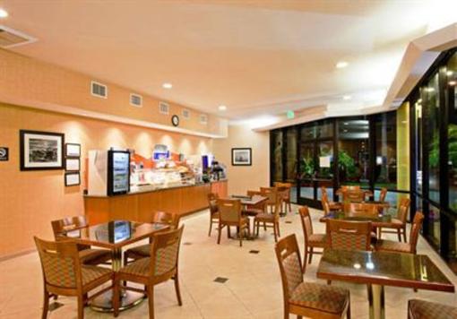 фото отеля Holiday Inn Express Newport Beach