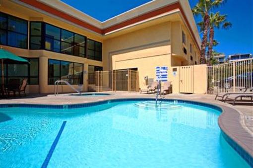 фото отеля Holiday Inn Express Newport Beach
