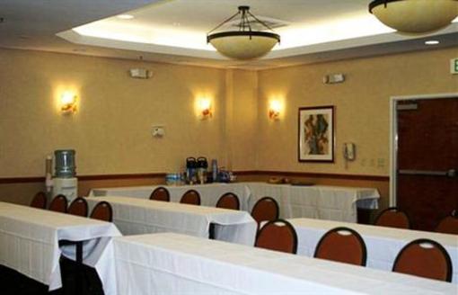 фото отеля Holiday Inn Express Newport Beach