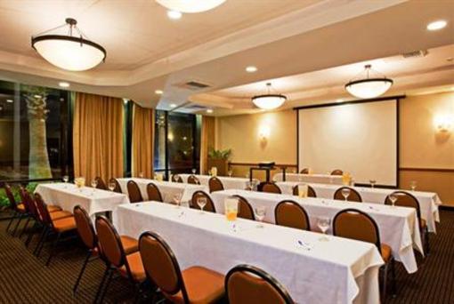 фото отеля Holiday Inn Express Newport Beach