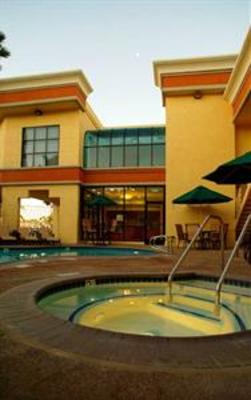 фото отеля Holiday Inn Express Newport Beach
