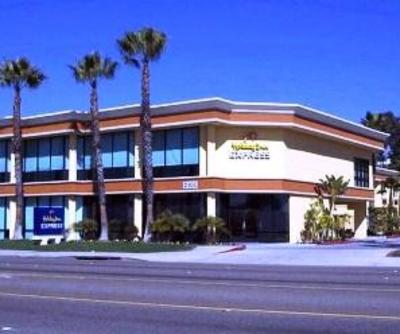 фото отеля Holiday Inn Express Newport Beach
