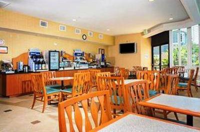 фото отеля Holiday Inn Express Newport Beach