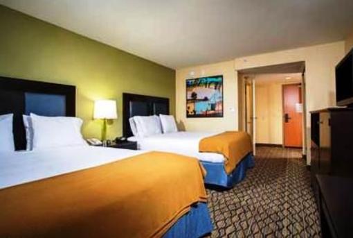 фото отеля Holiday Inn Express Newport Beach