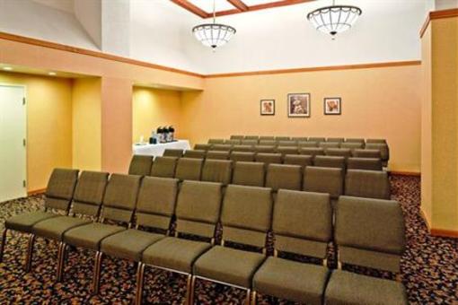 фото отеля Holiday Inn Express Nashville Airport