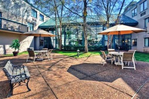 фото отеля Holiday Inn Express Nashville Airport