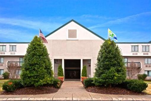 фото отеля Holiday Inn Express Nashville Airport