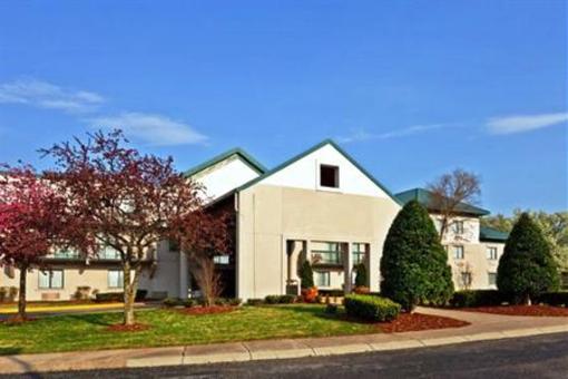 фото отеля Holiday Inn Express Nashville Airport
