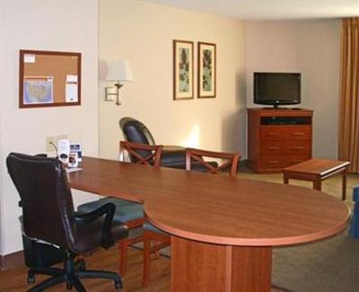 фото отеля Candlewood Suites East Merril Road