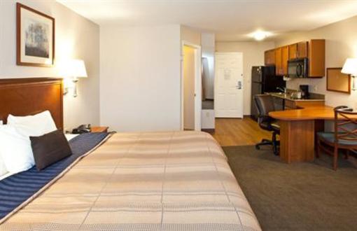 фото отеля Candlewood Suites East Merril Road