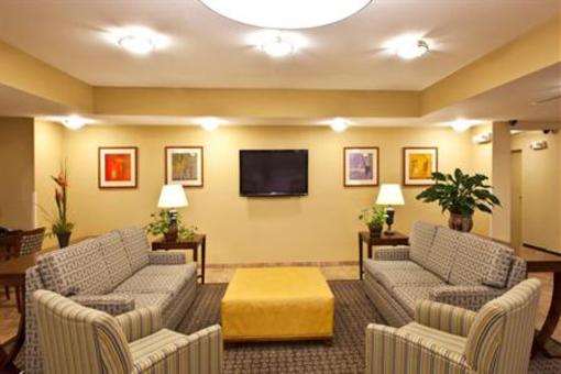 фото отеля Candlewood Suites East Merril Road