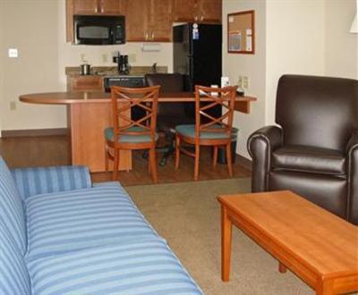 фото отеля Candlewood Suites East Merril Road
