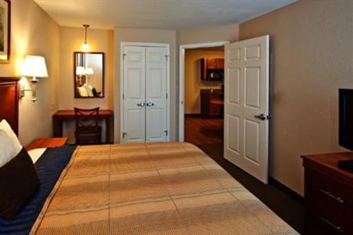 фото отеля Candlewood Suites East Merril Road