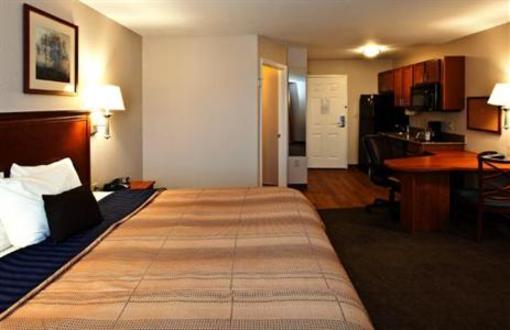 фото отеля Candlewood Suites East Merril Road