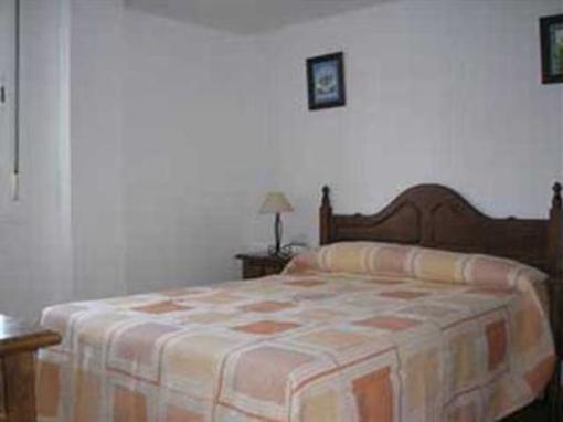 фото отеля Hostal El Yunque Conil de la Frontera