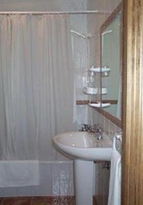 фото отеля Hostal El Yunque Conil de la Frontera