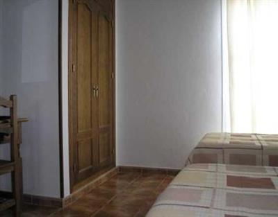фото отеля Hostal El Yunque Conil de la Frontera