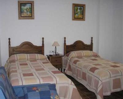 фото отеля Hostal El Yunque Conil de la Frontera